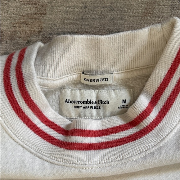 Abercrombie crewneck - Picture 2 of 4